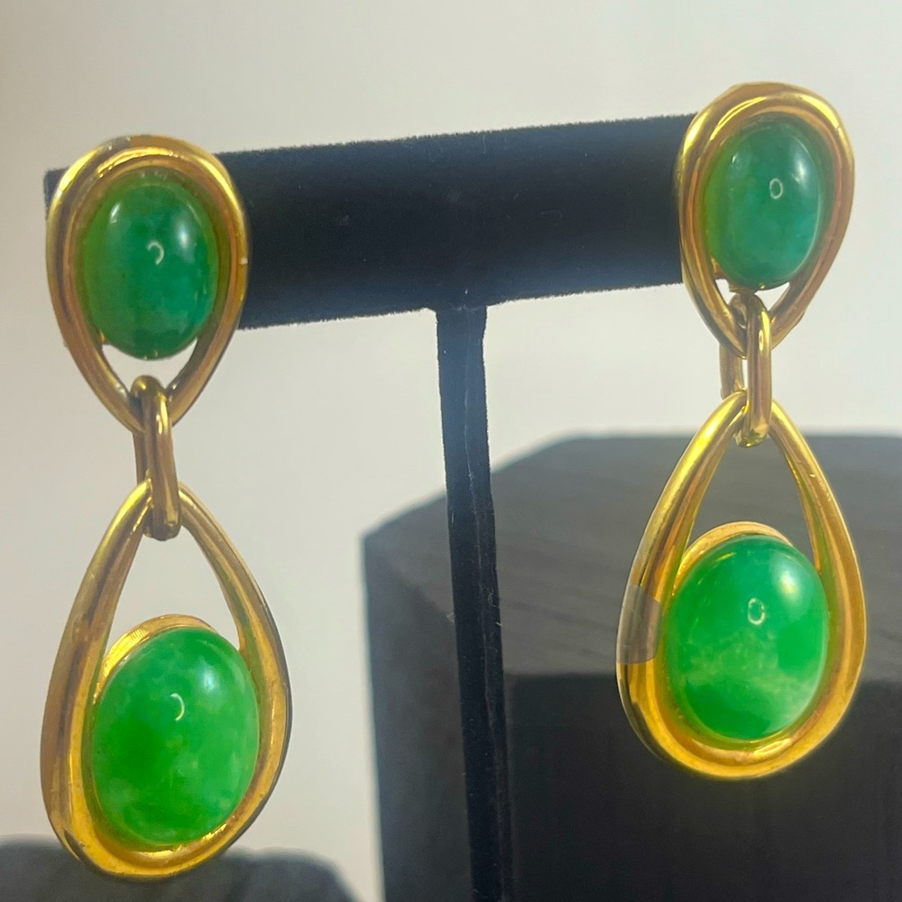 •vintage• Jomaz green jade glass earrings